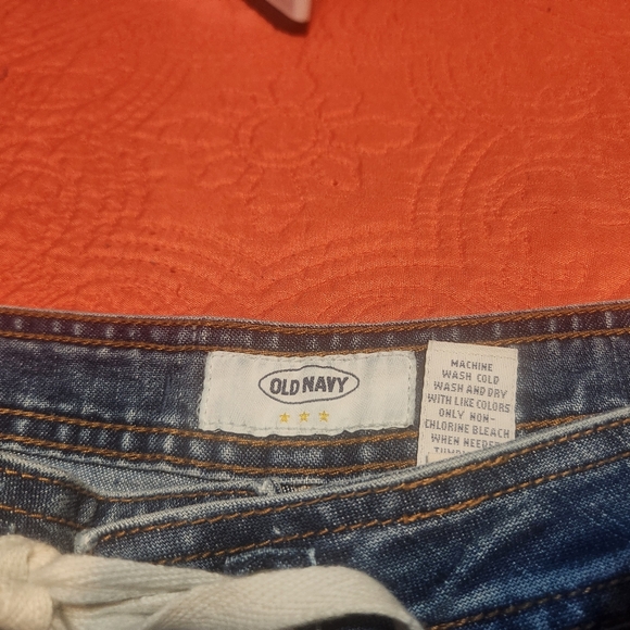 Old Navy Denim Blue Women's Shorts Cargo Style - Picture 4 of 4
